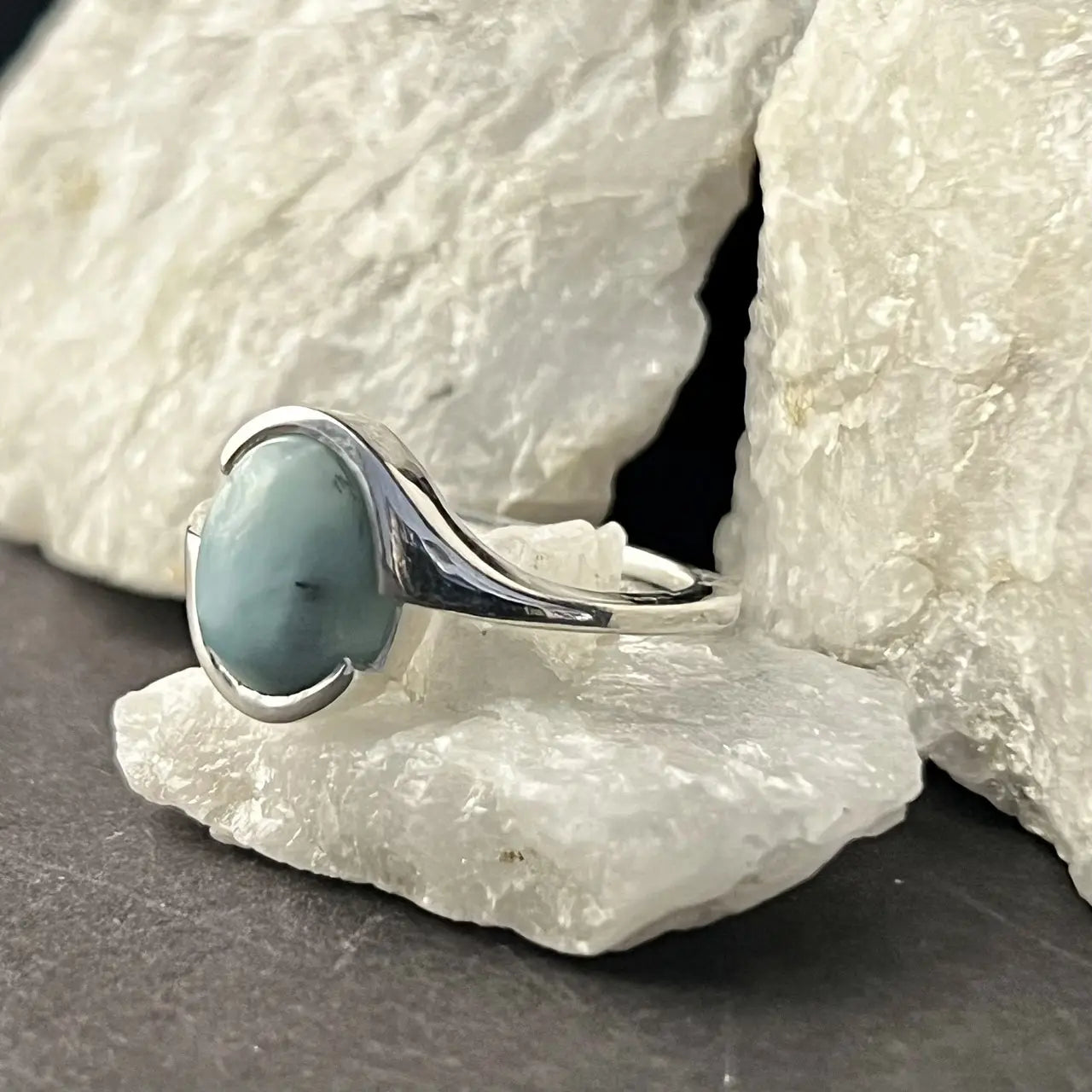 Larimar Cab Twist Ring