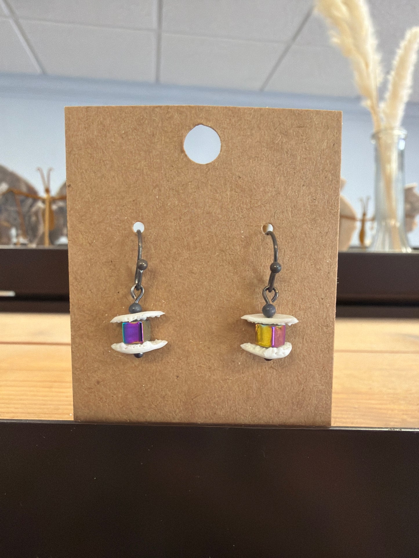 Tocntli rabbit vertebrea andcap earrings hematite stone 4mm iris luster