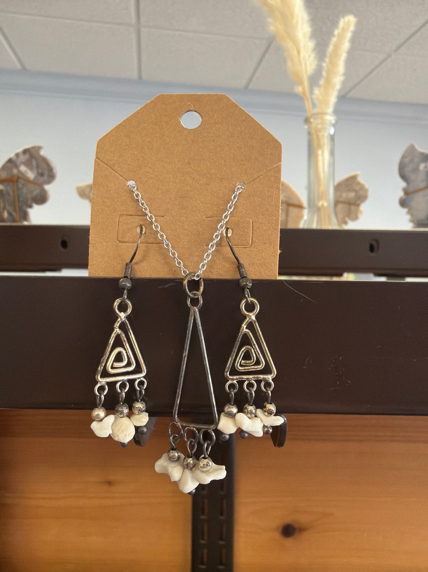 Mapcke Raccoon carpal necklace & earring set w/silver triangle