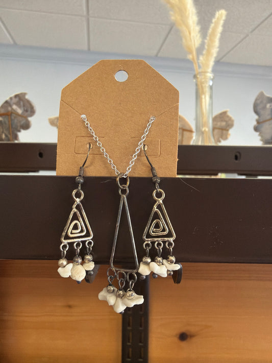 Mapcke Raccoon carpal necklace & earring set w/silver triangle