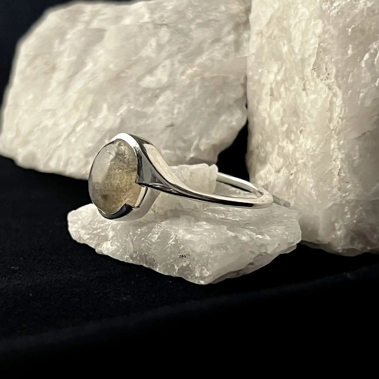 Labradorite Cab Twist Ring