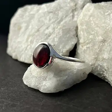 Garnet Cab Twist Ring