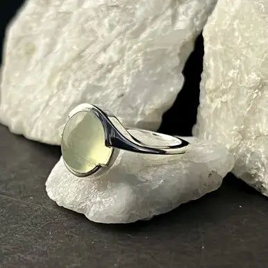 Prehnite Cab Twist Ring