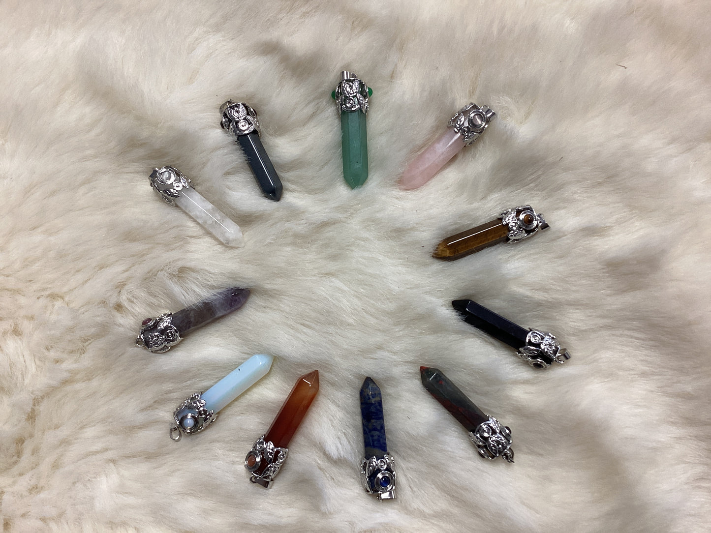 Crystal pendant with cats eye