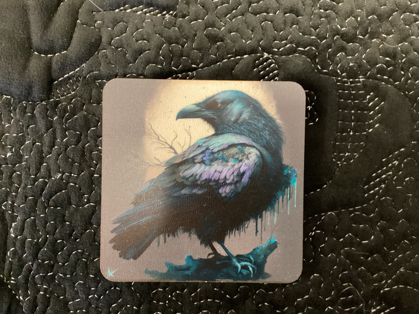 Raven magnet