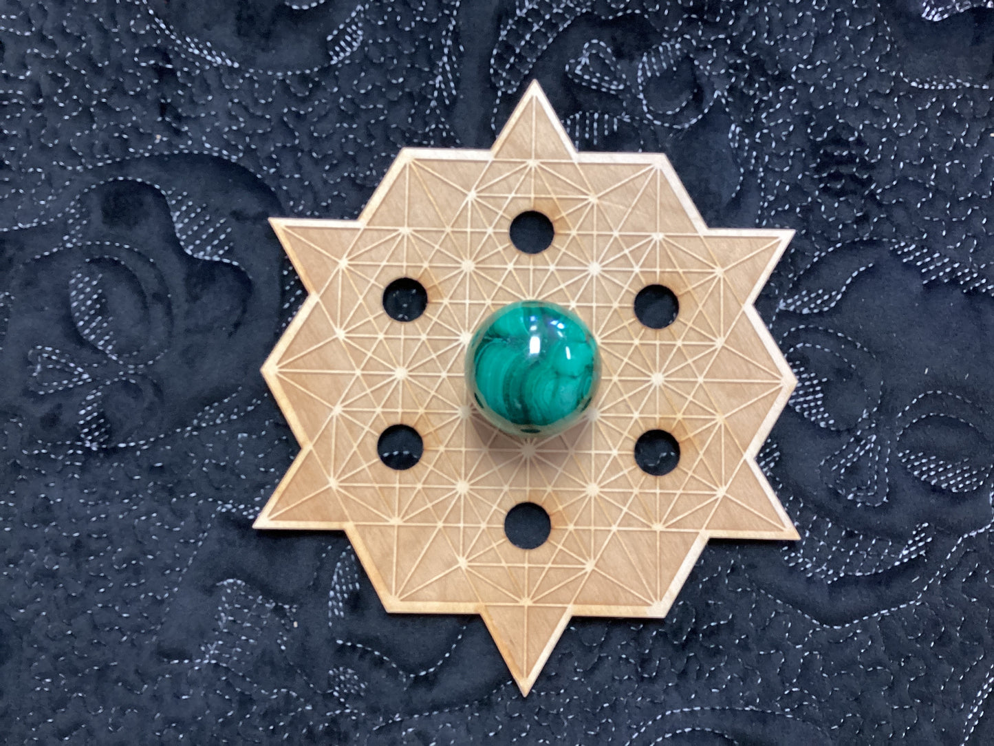 Tetrahedron multi sphere holder