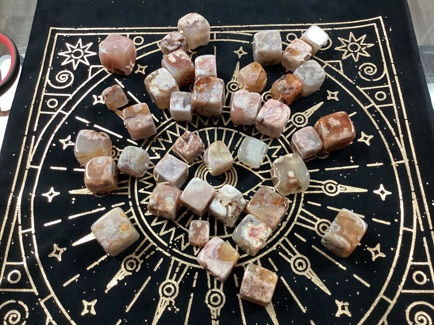 Tumbled Flower Agate Cubes